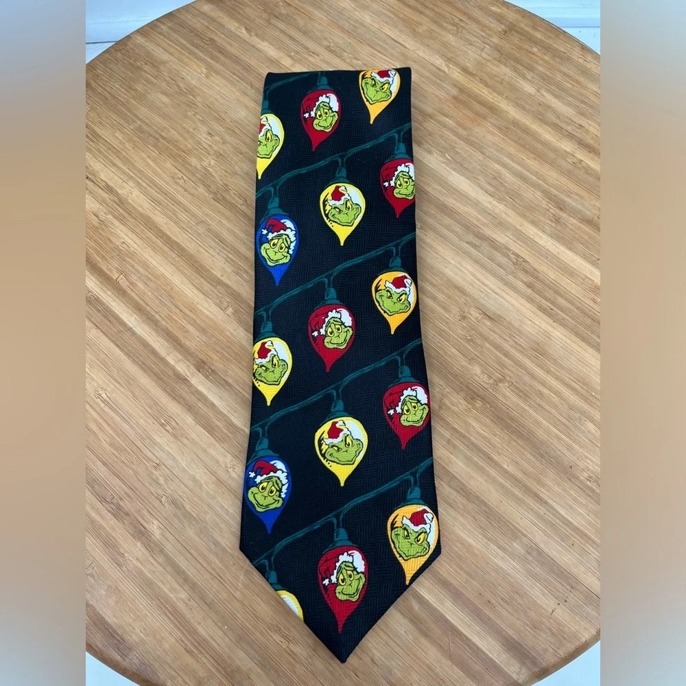 Vintage 90s Dr. Seuss The Grinch Christmas Theme Tie Necktie Holiday 58”‎ 3.5”